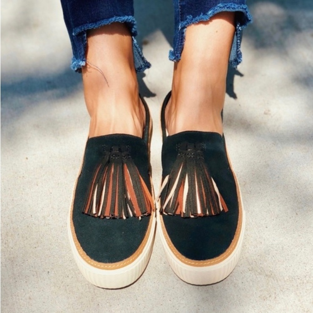 Toms size 7 1/2 Tassel Slip On Sneakers